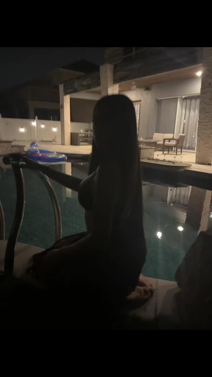 @Paola