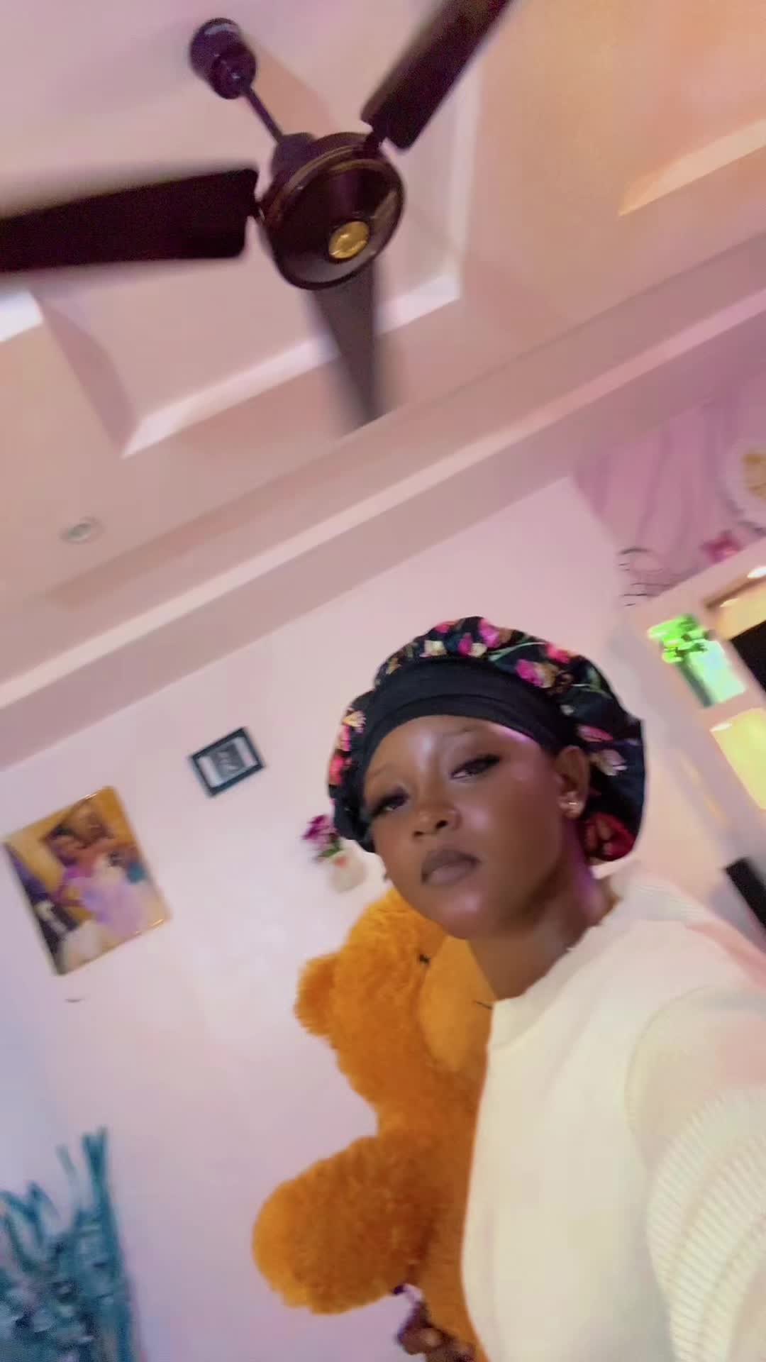@akosuacutie