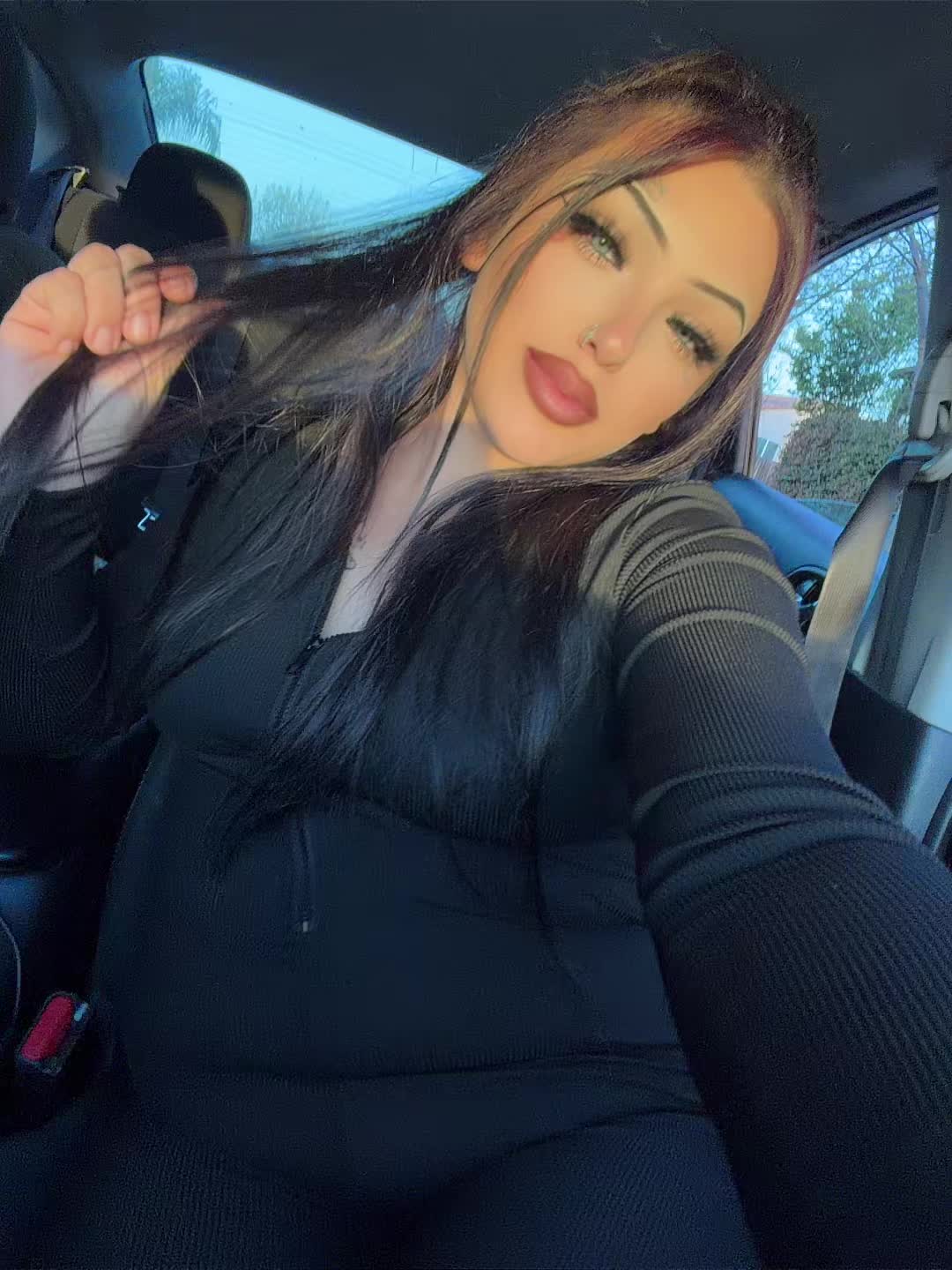 @deztini8314