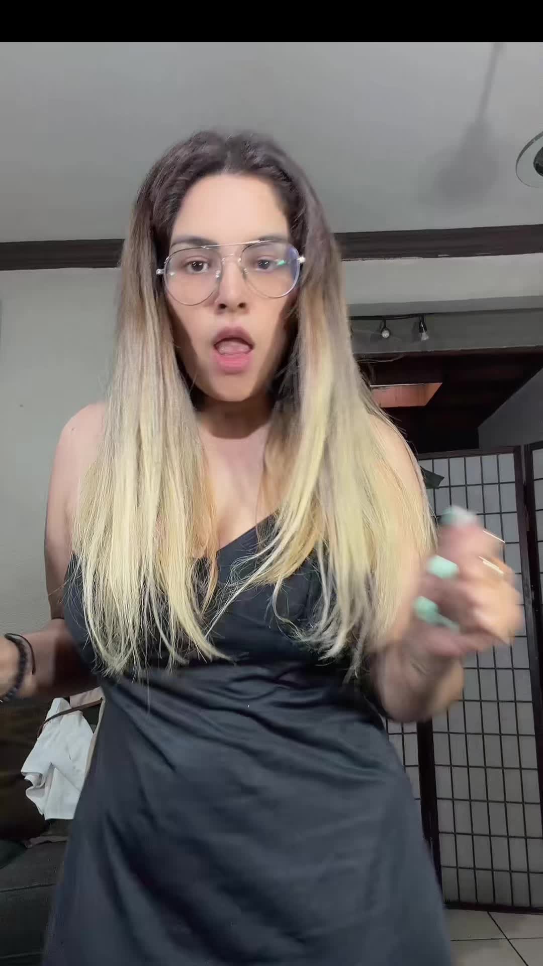 @alejandrasuarez_radio