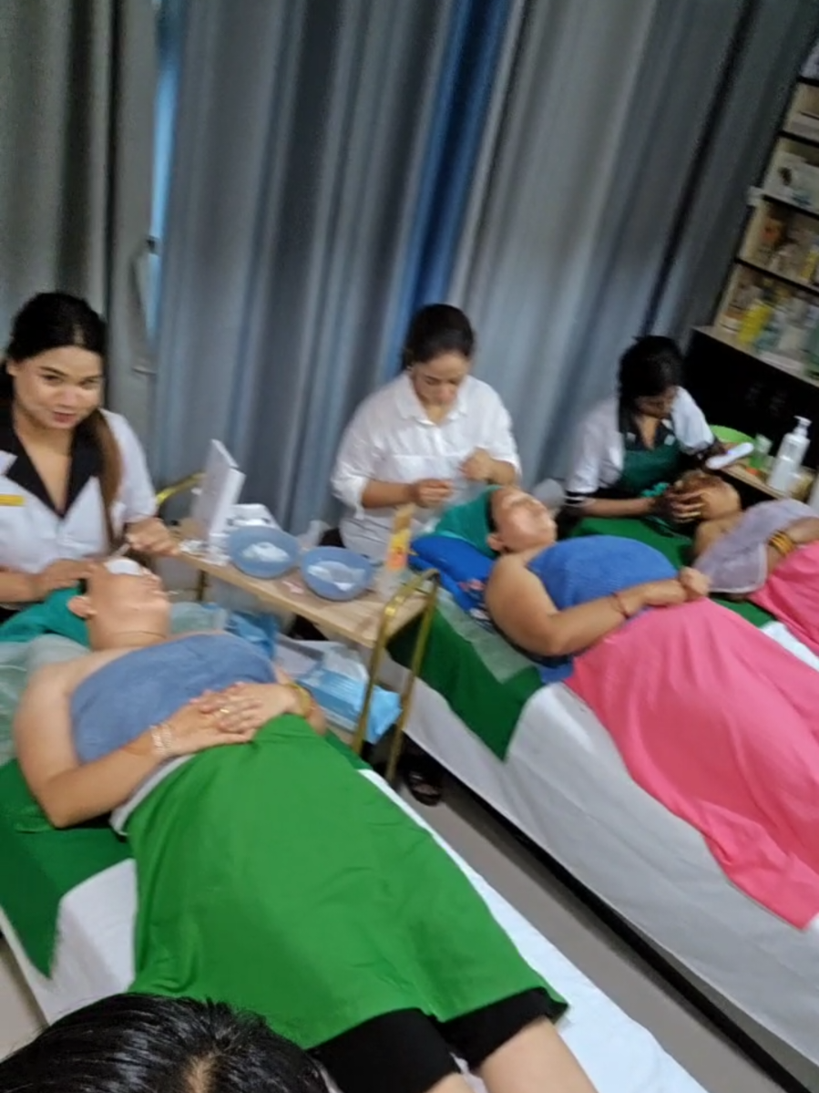 @Pesco Beauty Saloon by, Manita