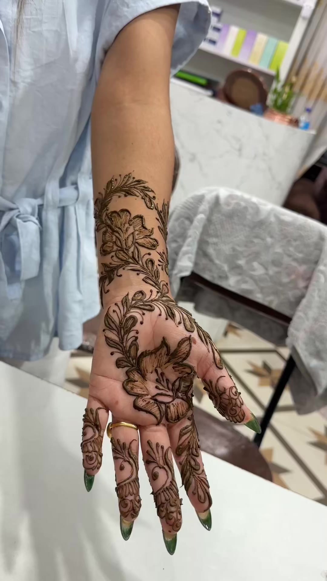 @रिना घलान