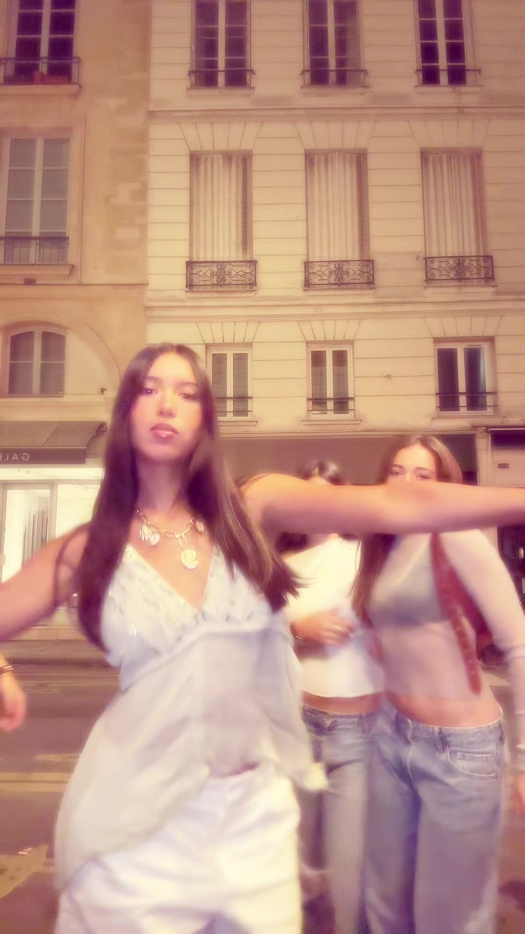 @INÈS