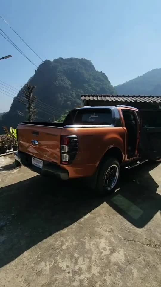 @Wan 🚖🎥🎧🌳⛰️💚🧡