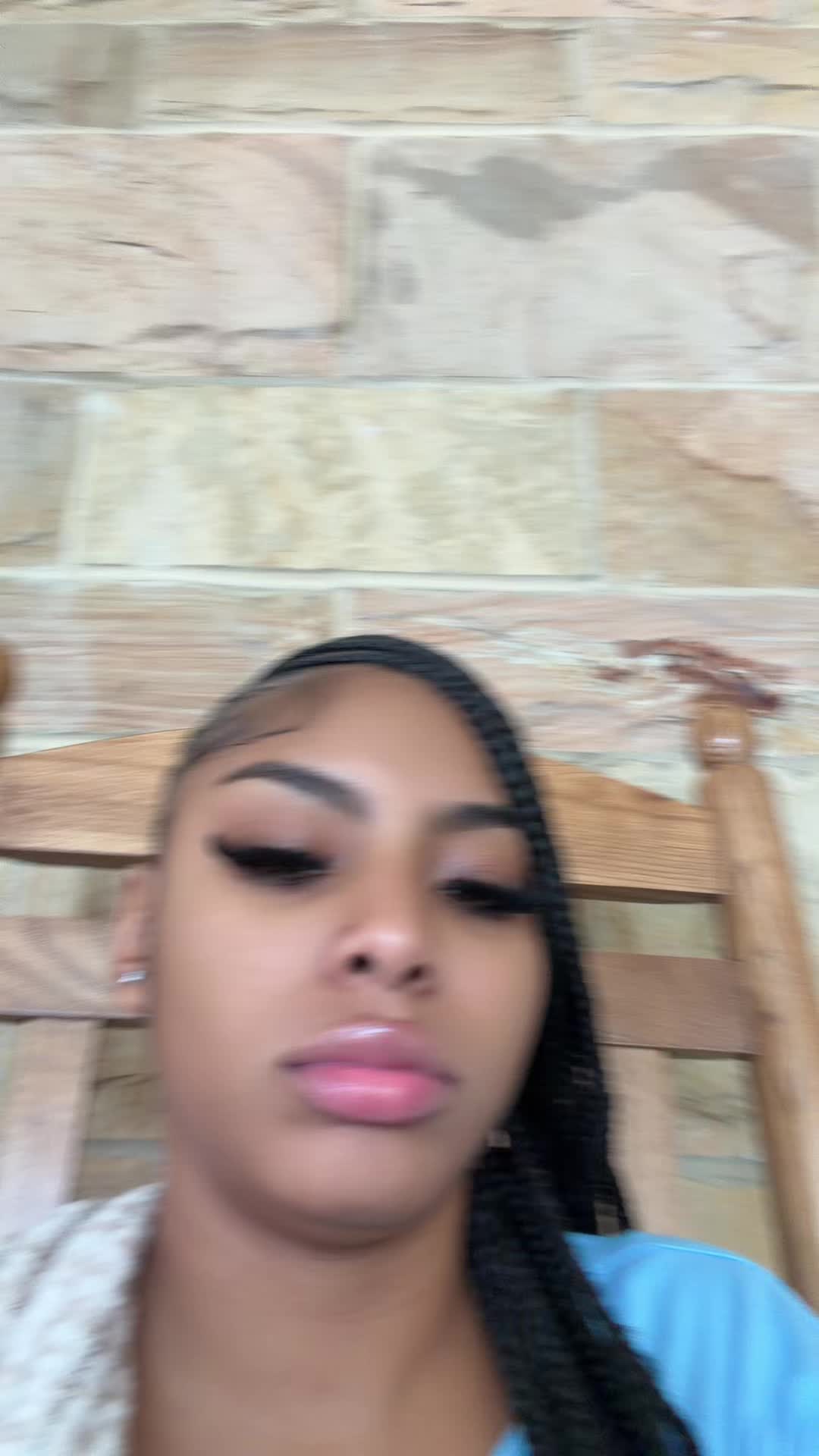 @leilamiraclee