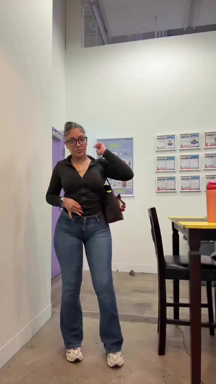 @Tight_denim