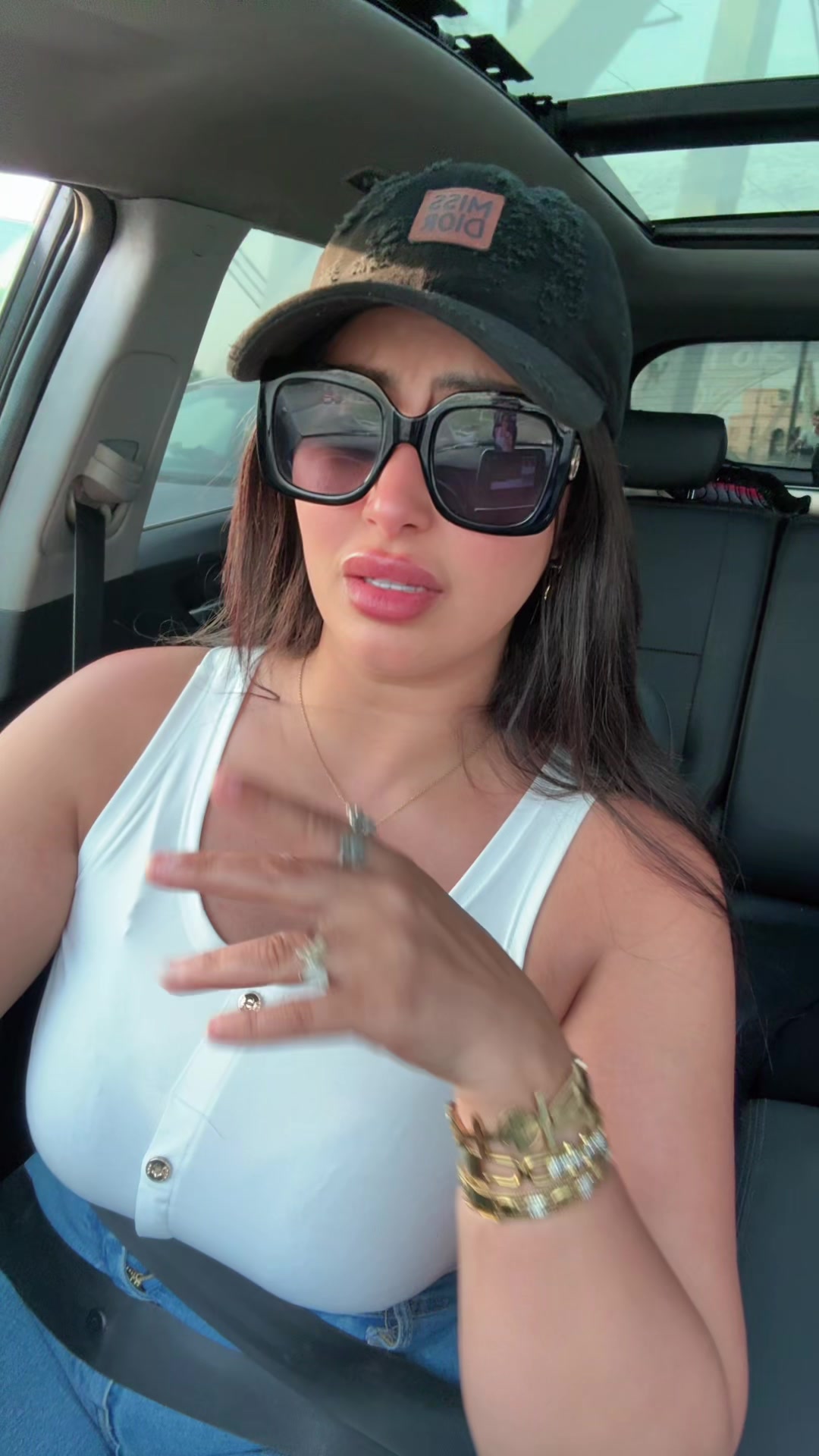 @Lyly papillon الاحتياطي🦋🦋🦋
