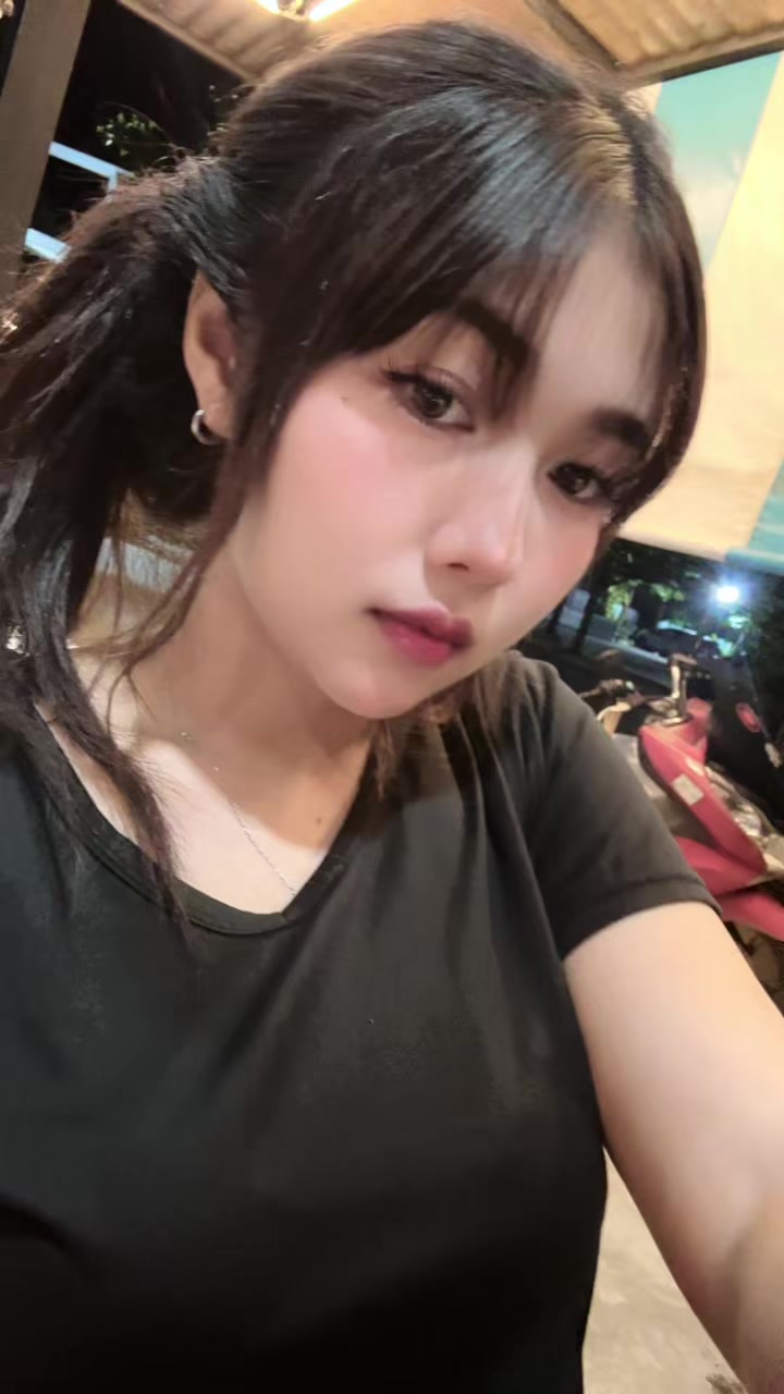 @Chompoo
