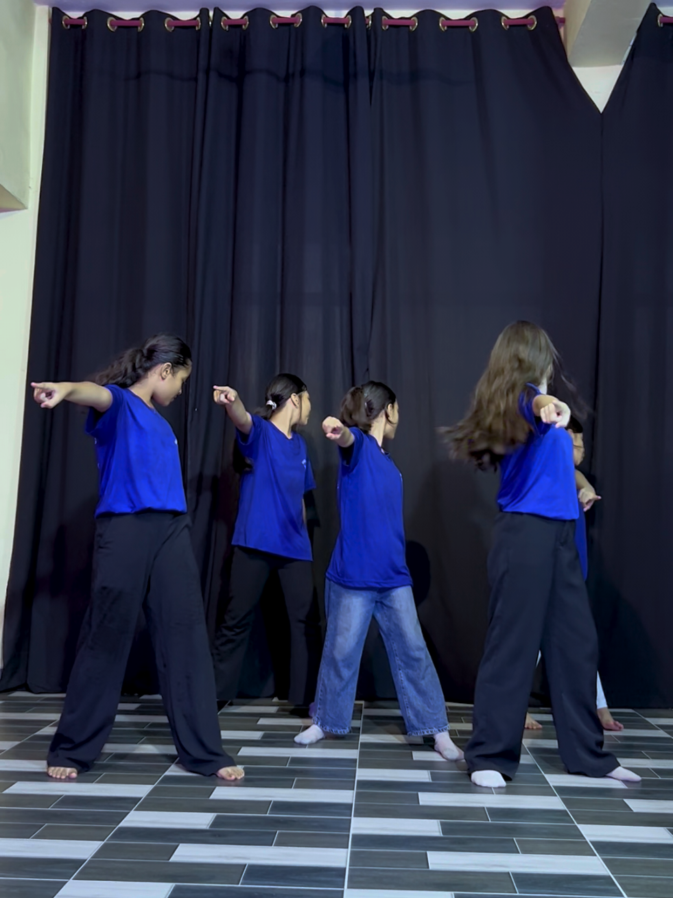 @V dance Studio