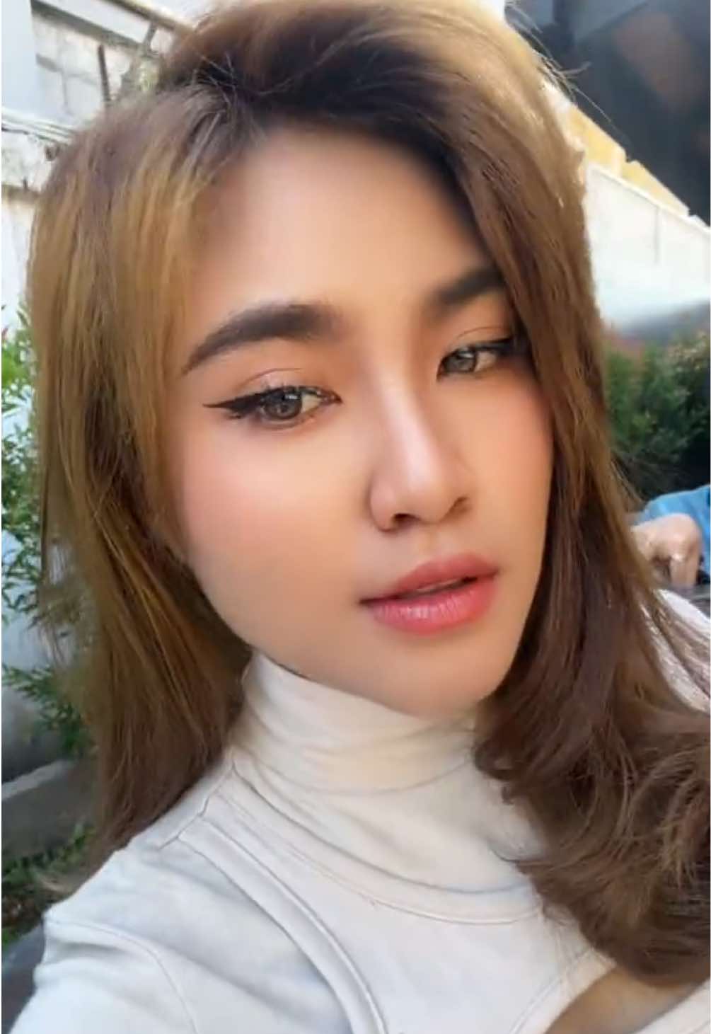 @anjeliasr
