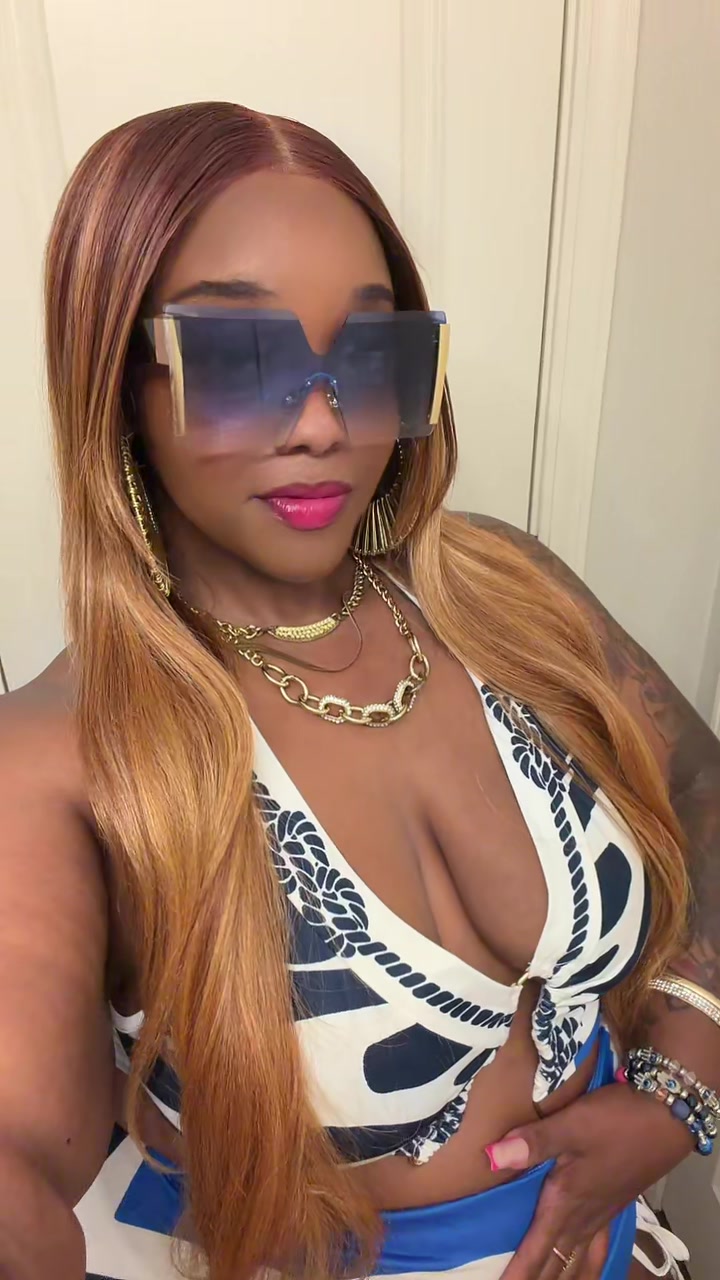 @Kay_Nikole1