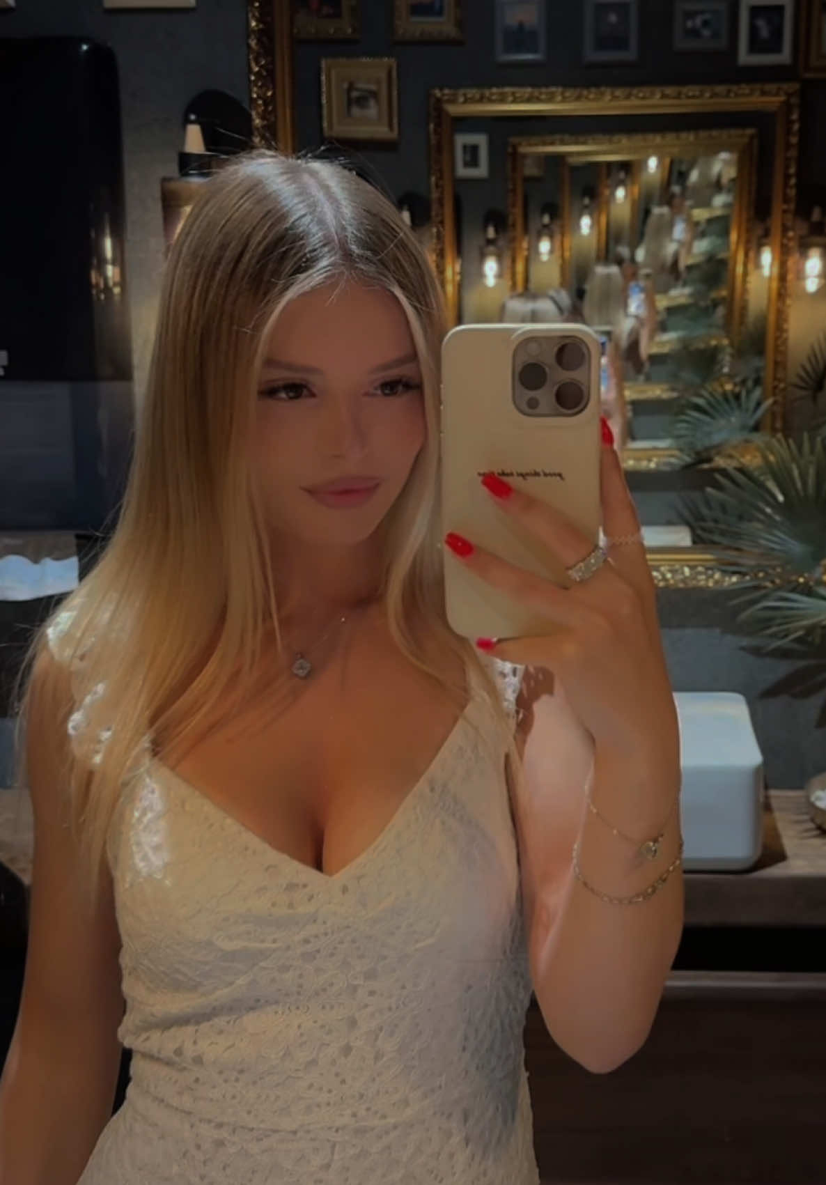 @🖤