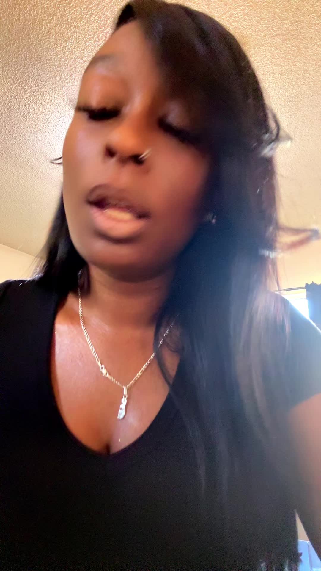 @BlackHelloKity