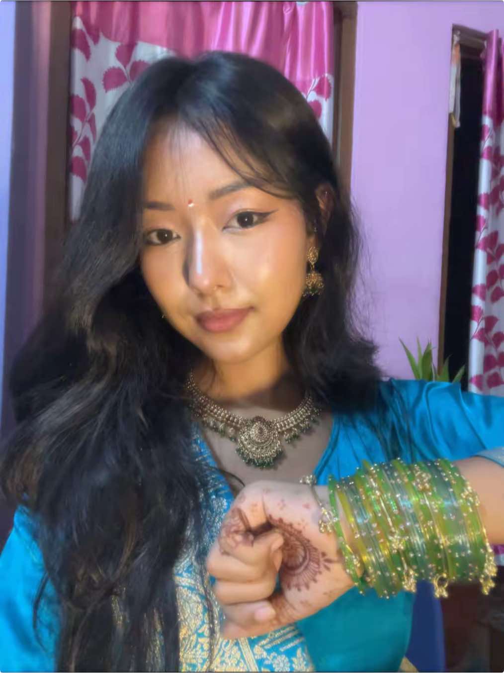 @•