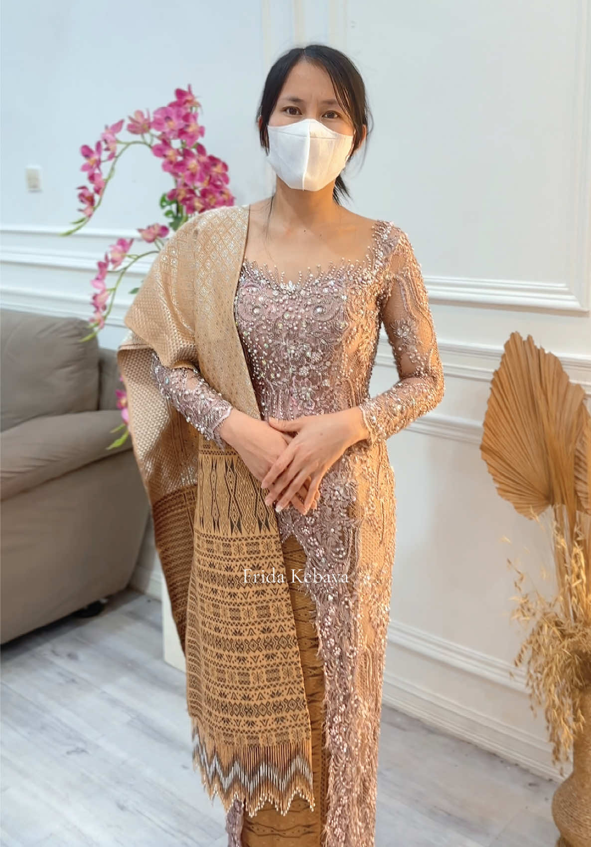 @Frida_Kebaya