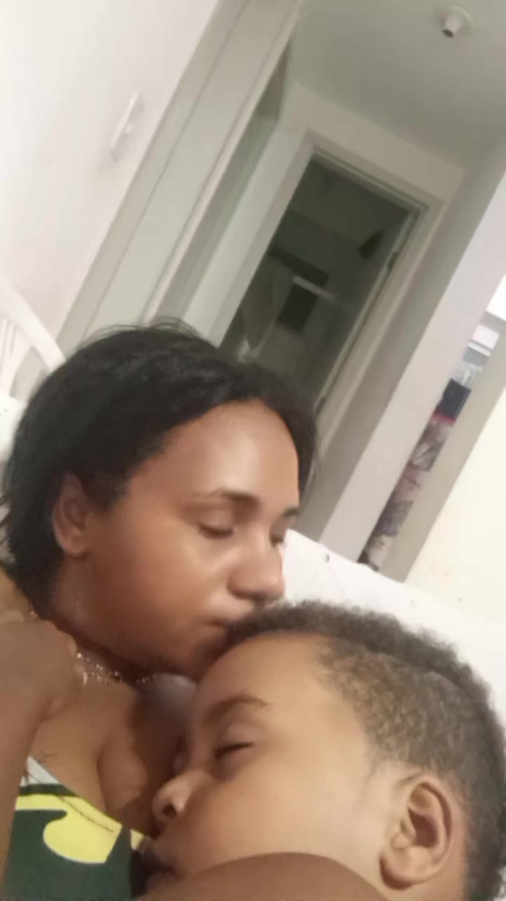 @MamãeTatiiPinheiroOfc