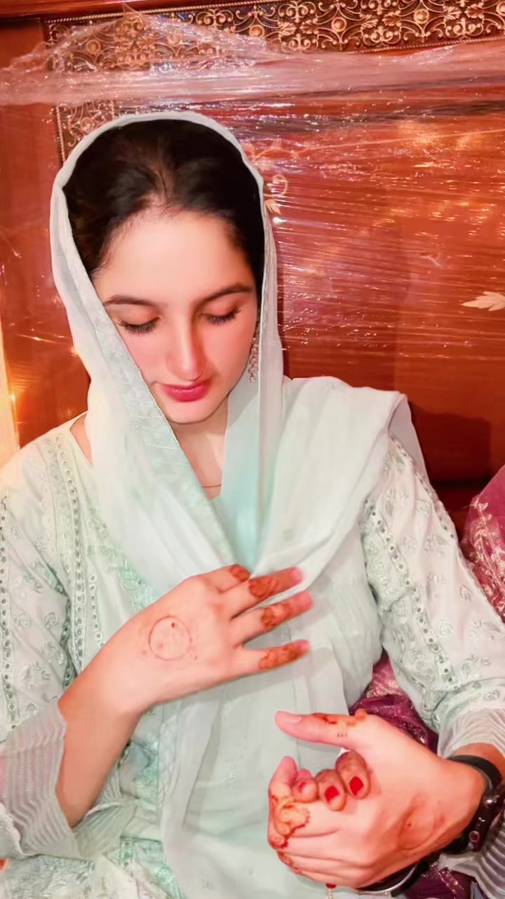 @Muneeba khan