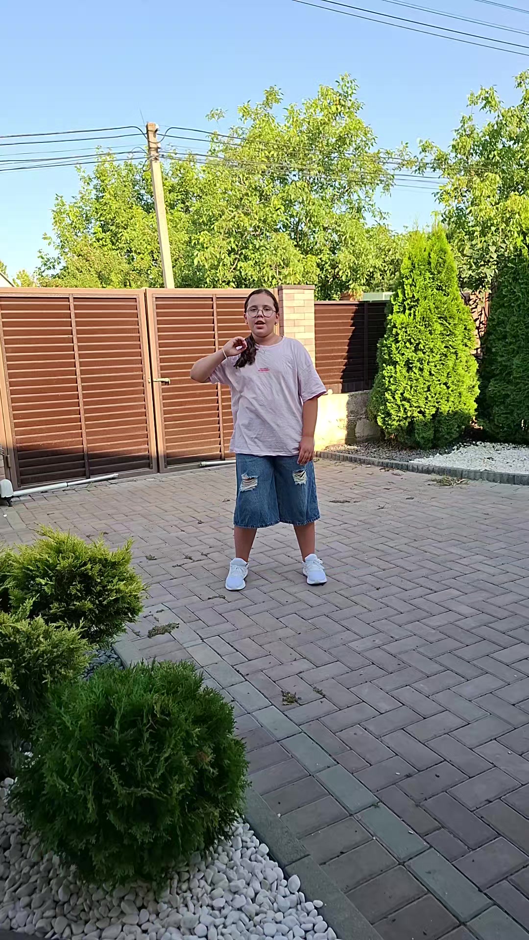 @Ana