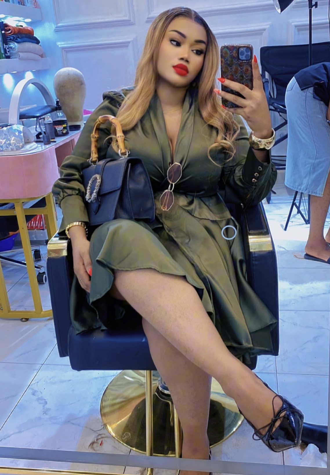@👸