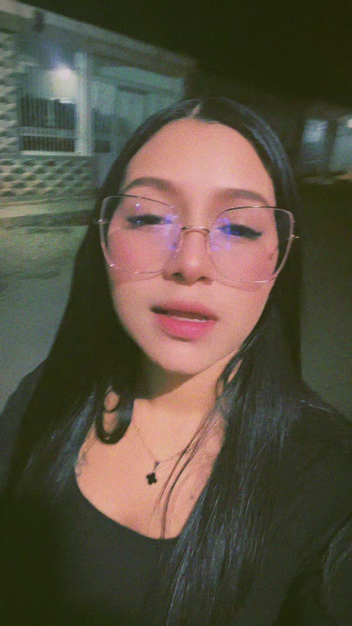 @🦦