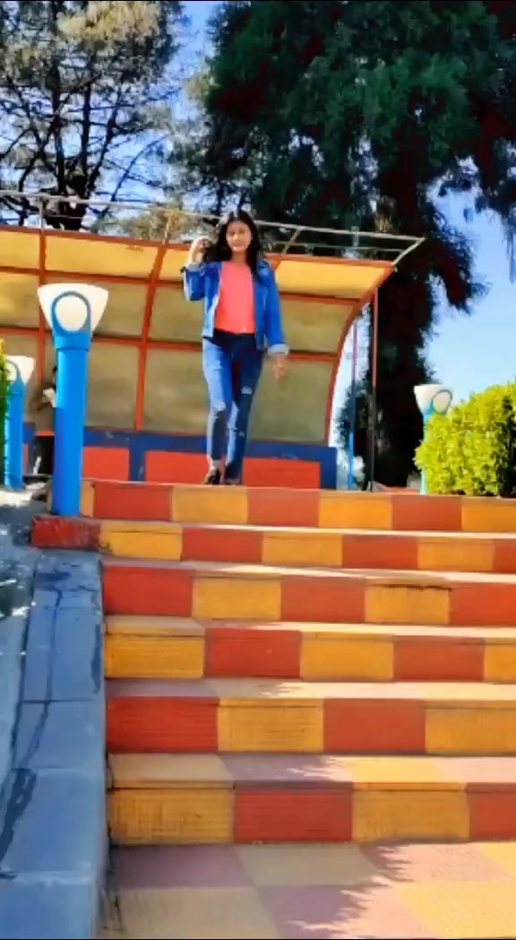 @Aneesa🧿