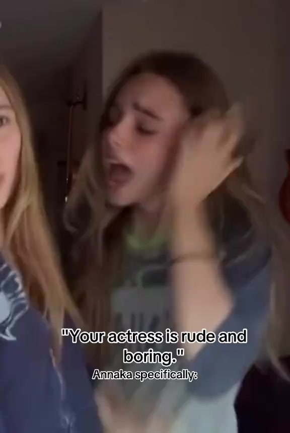 @annakafournet17
