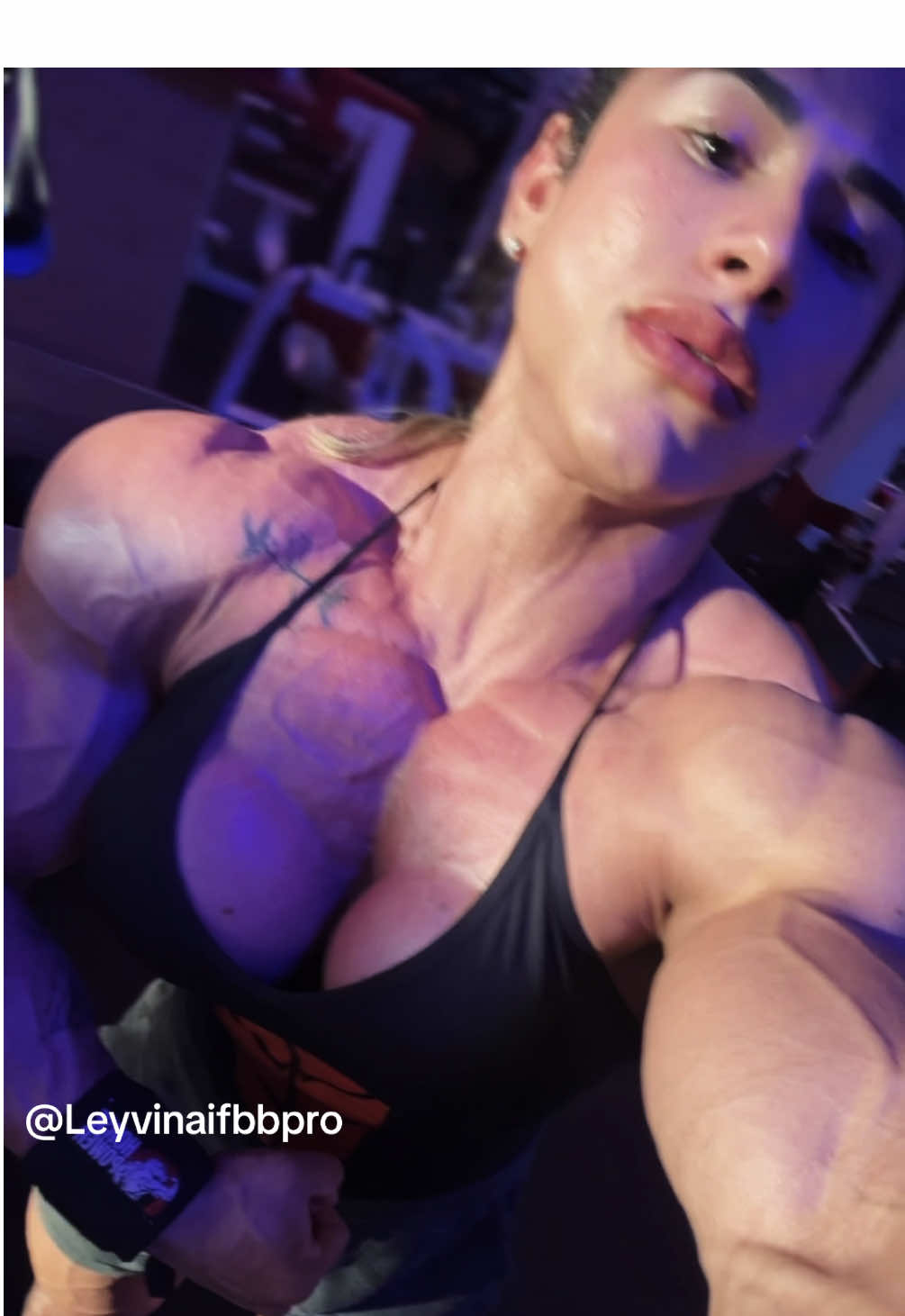 @leyvinabarros