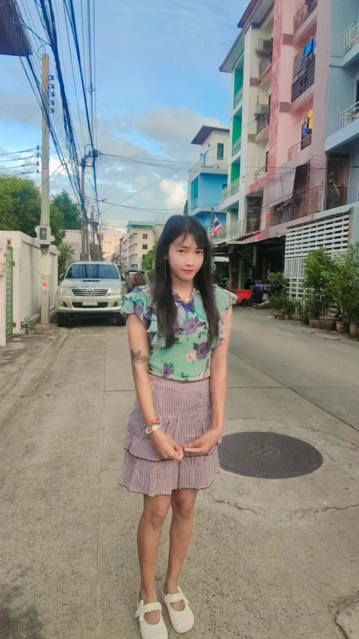 @🌿Kay Thi Khaing🌿(ဖြူးသူလေး)