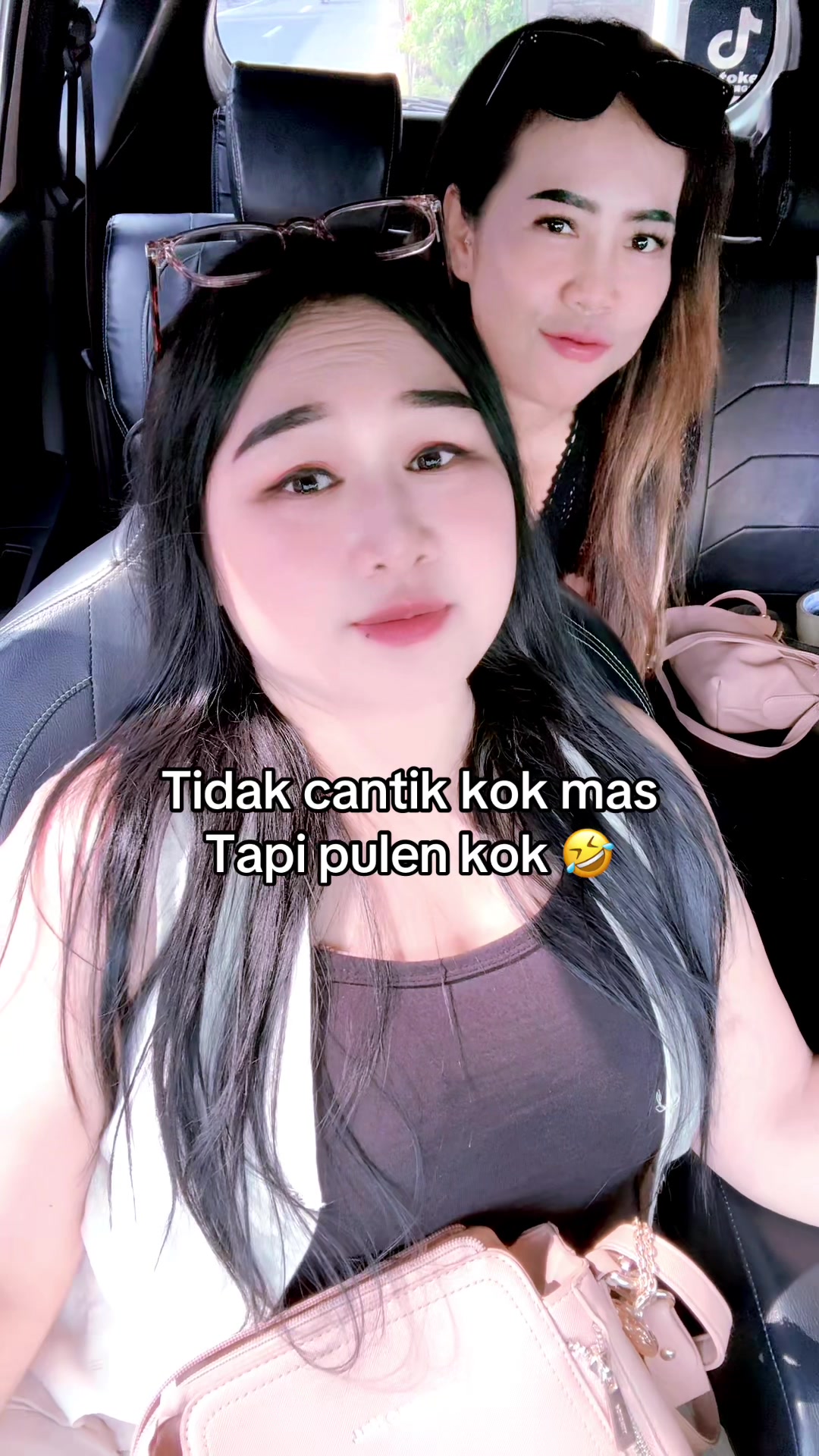 @Ayuoktavia