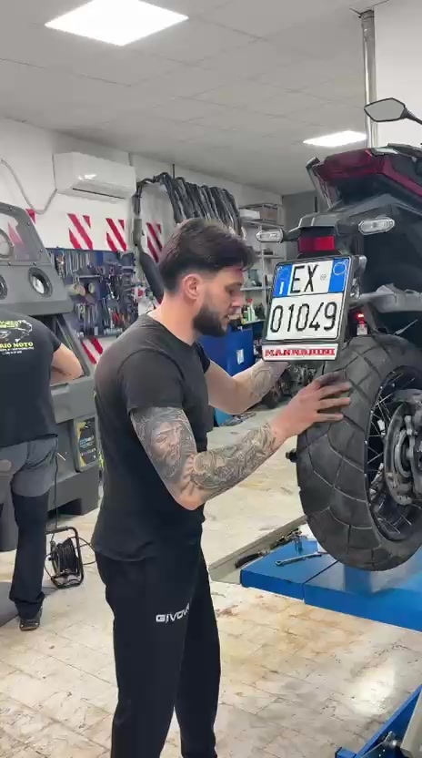 @nellino🏍️