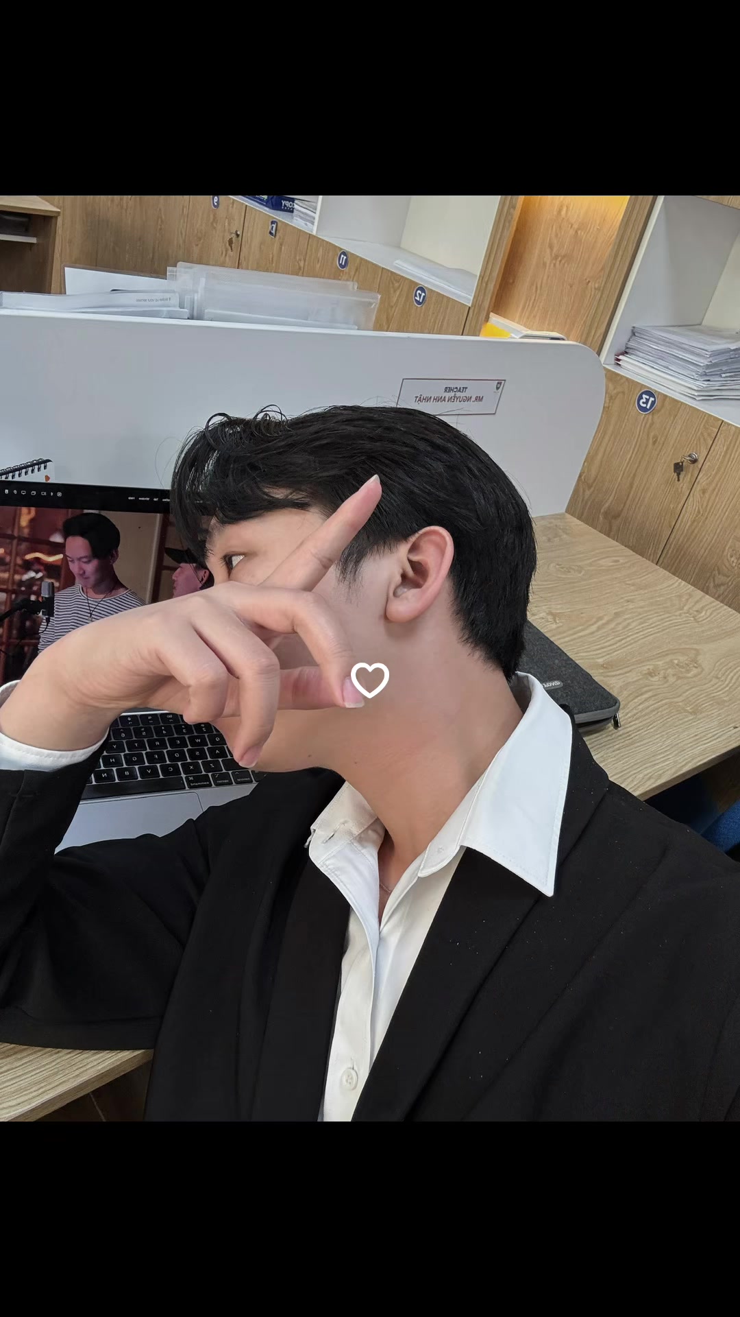 @Hiển