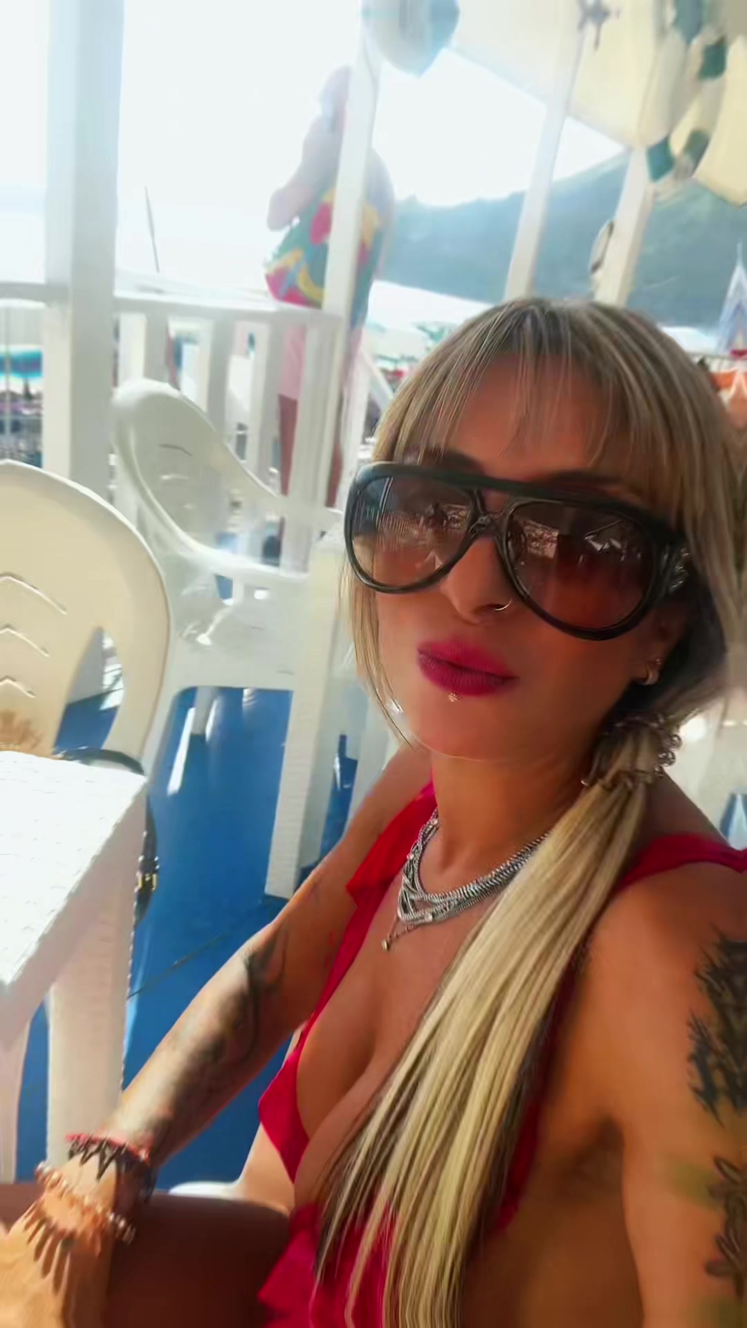 @Valy_b. Ti segue