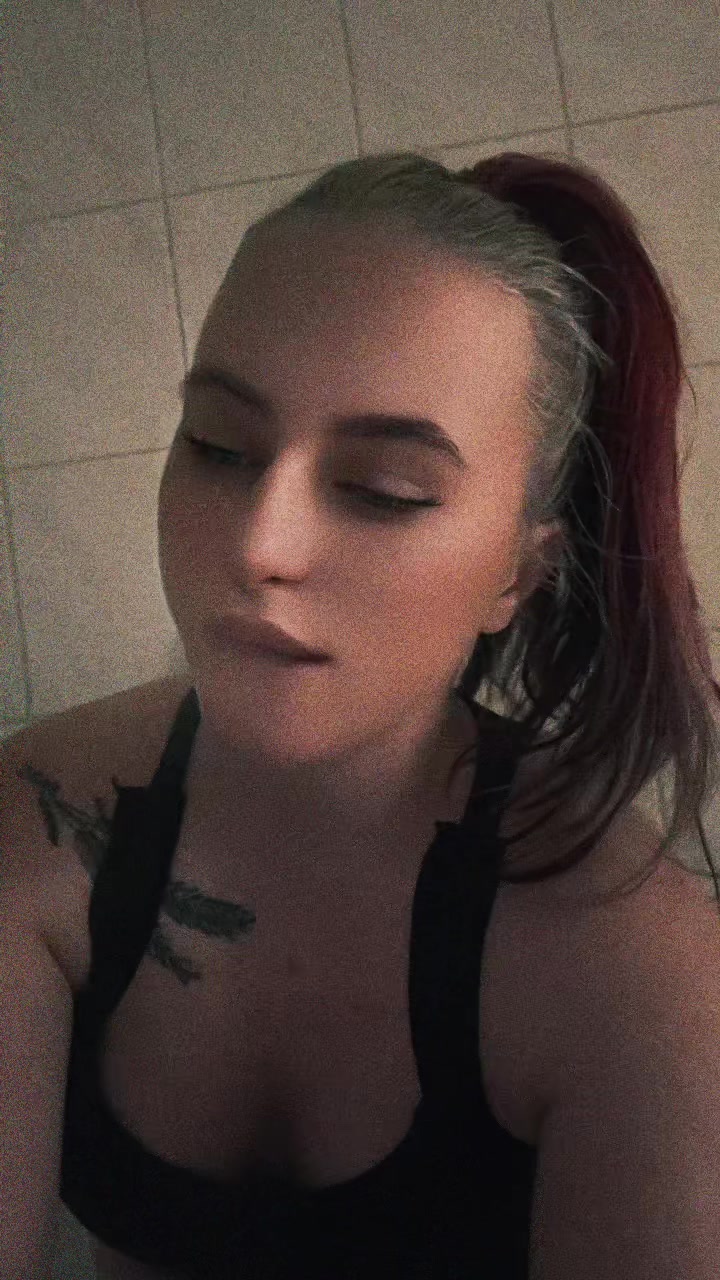 @𝕮𝖔𝖑𝖉𝕺𝖓𝖊❄️