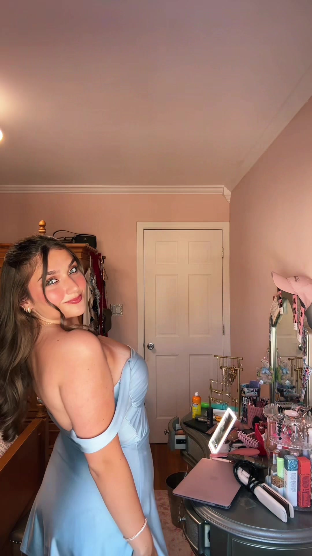 @𝑒𝓂𝓂𝒶𝓁𝑒𝑒 💕
