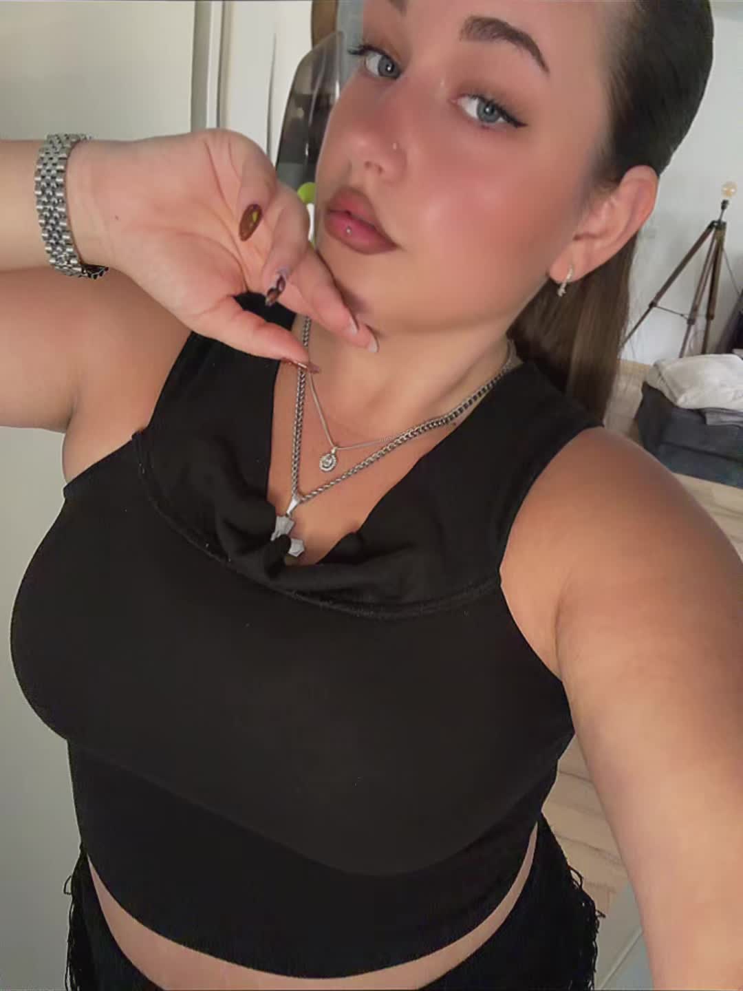 @Seline
