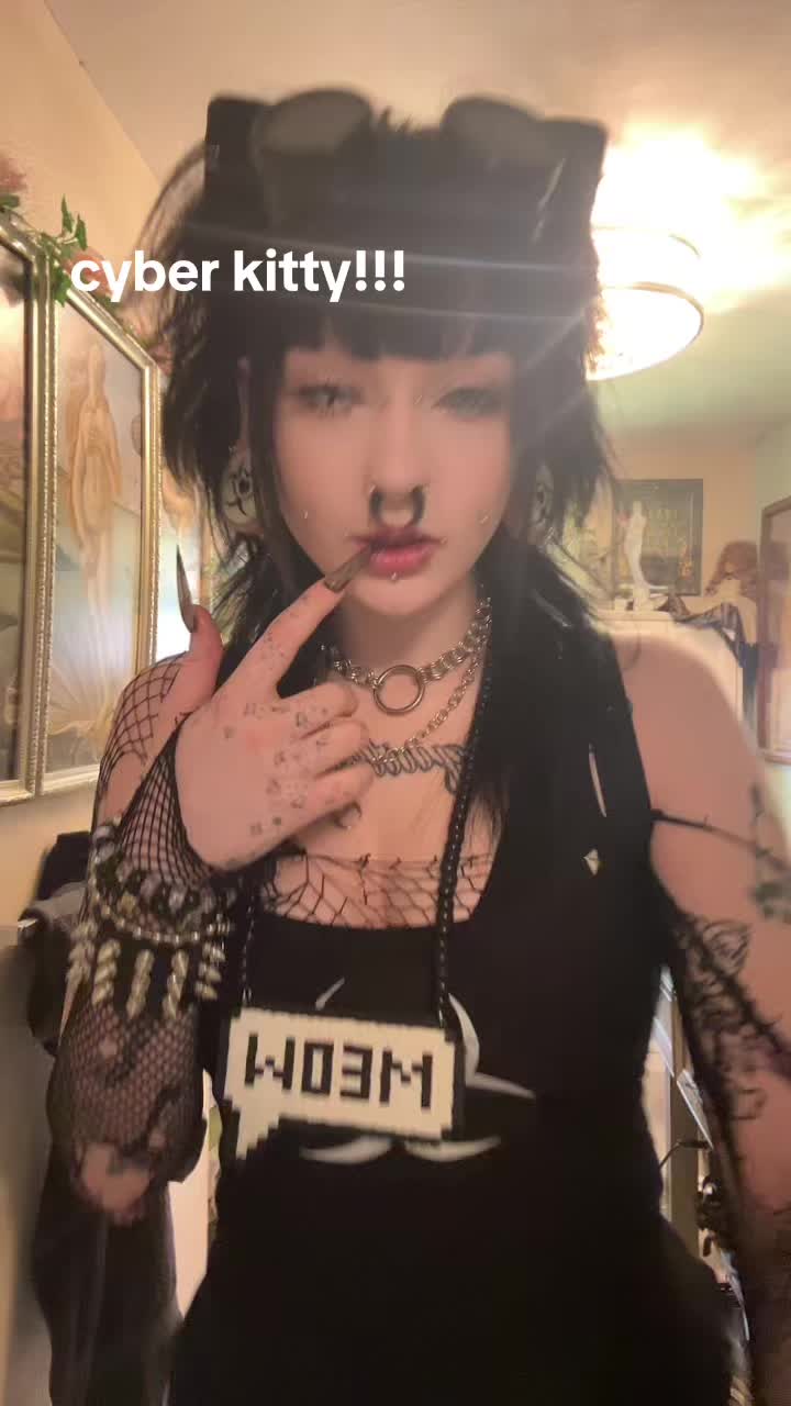@audreysaysmeow