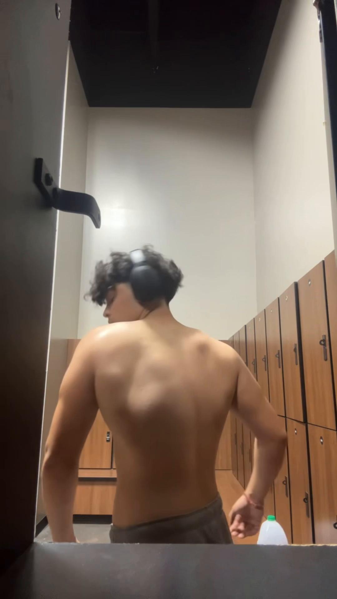 @phyz3k3