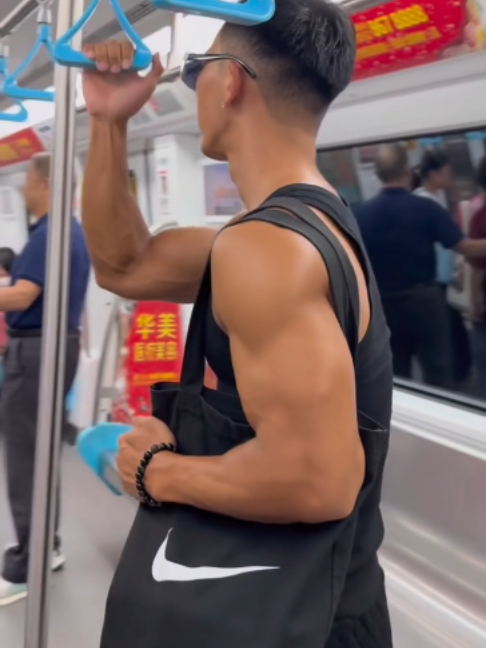 @Beautiful Muscle Male