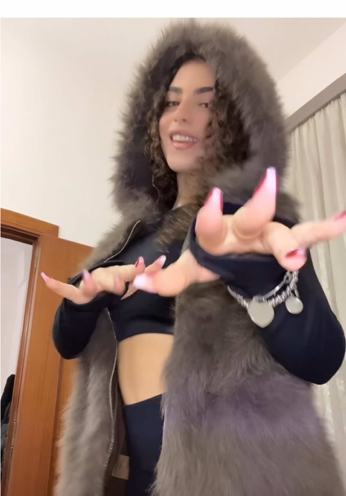 @𝑔𝒾𝑜