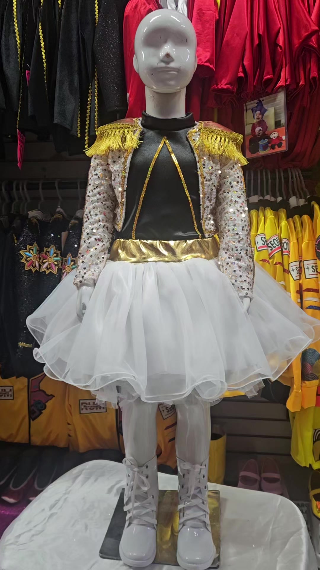 @Moda & Elegancia | Disfraces