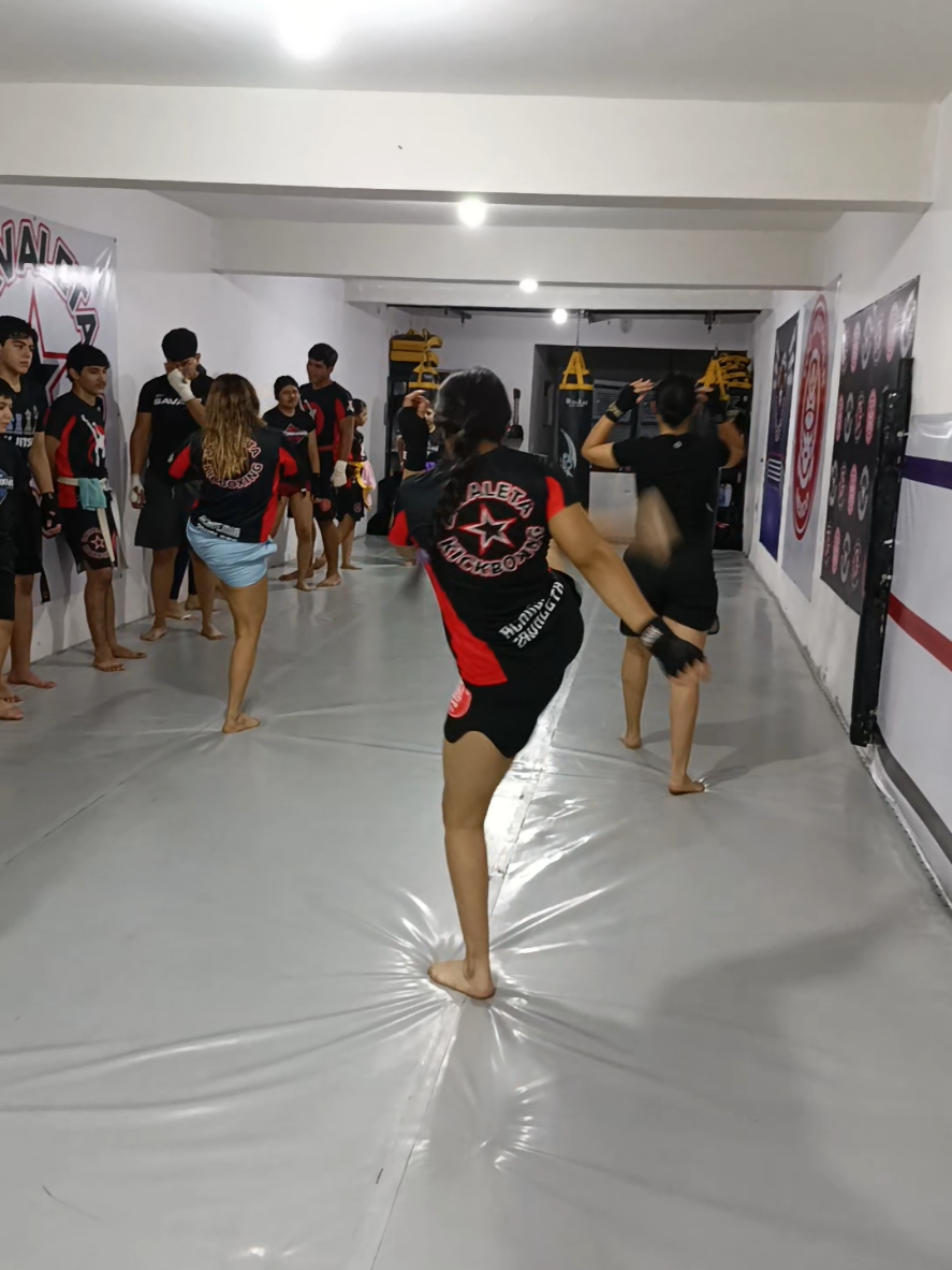 @ZavaletaKickboxing_mma