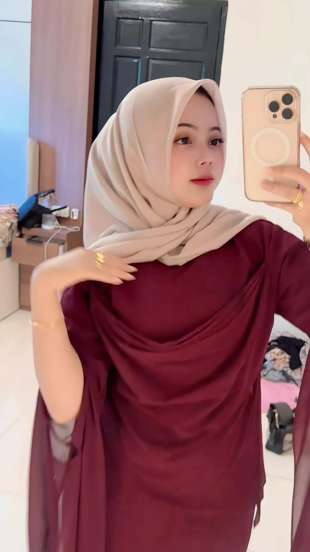 @cutkina_