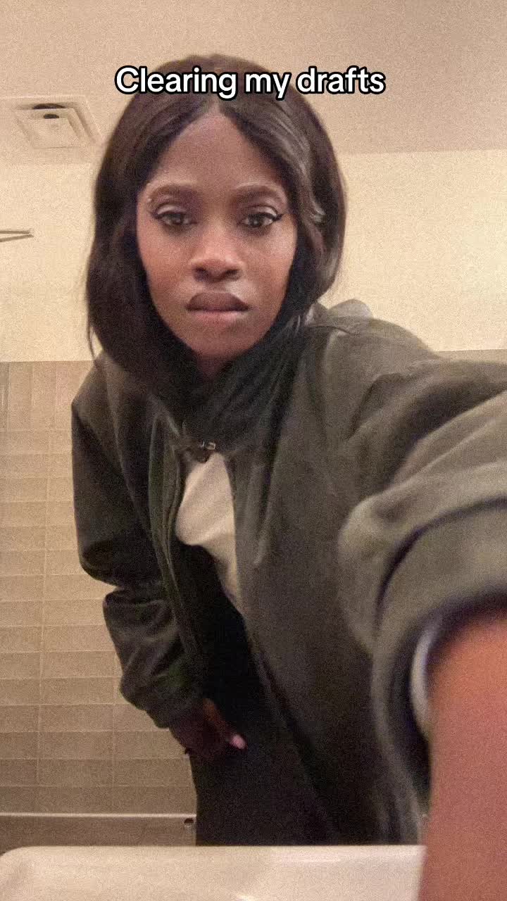 @Ugly Girl | Fashion Archivist
