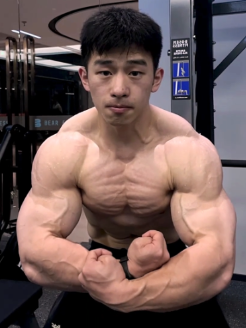 @Beautiful Muscle Male