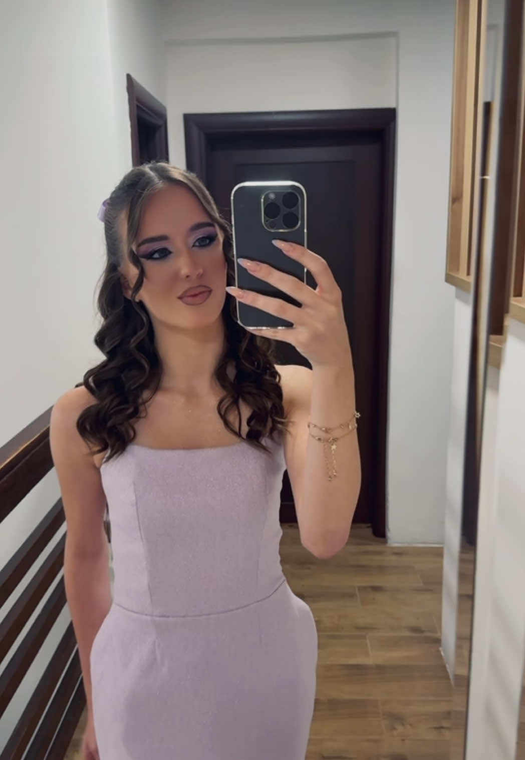 @𝒰