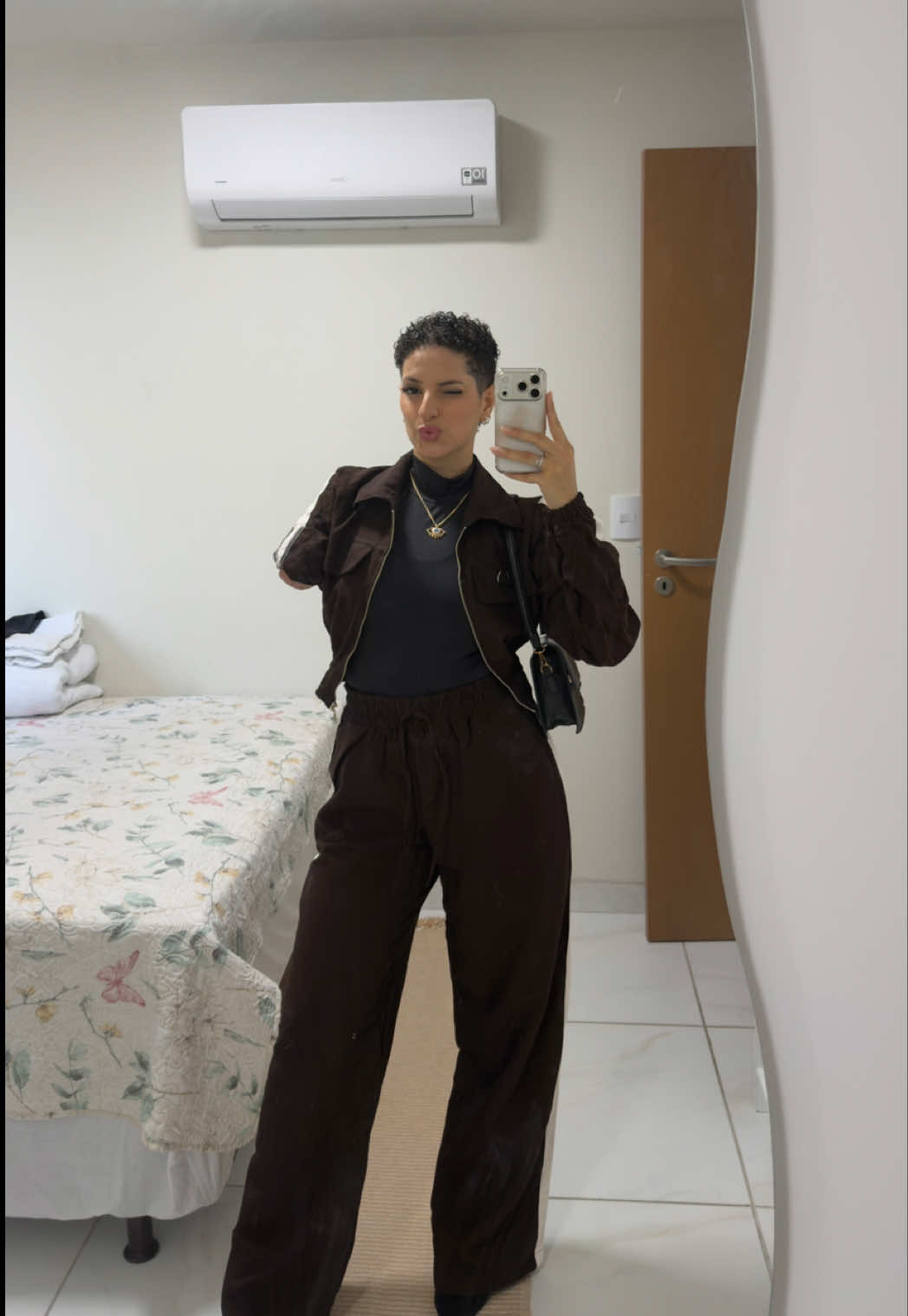 @lari gomes