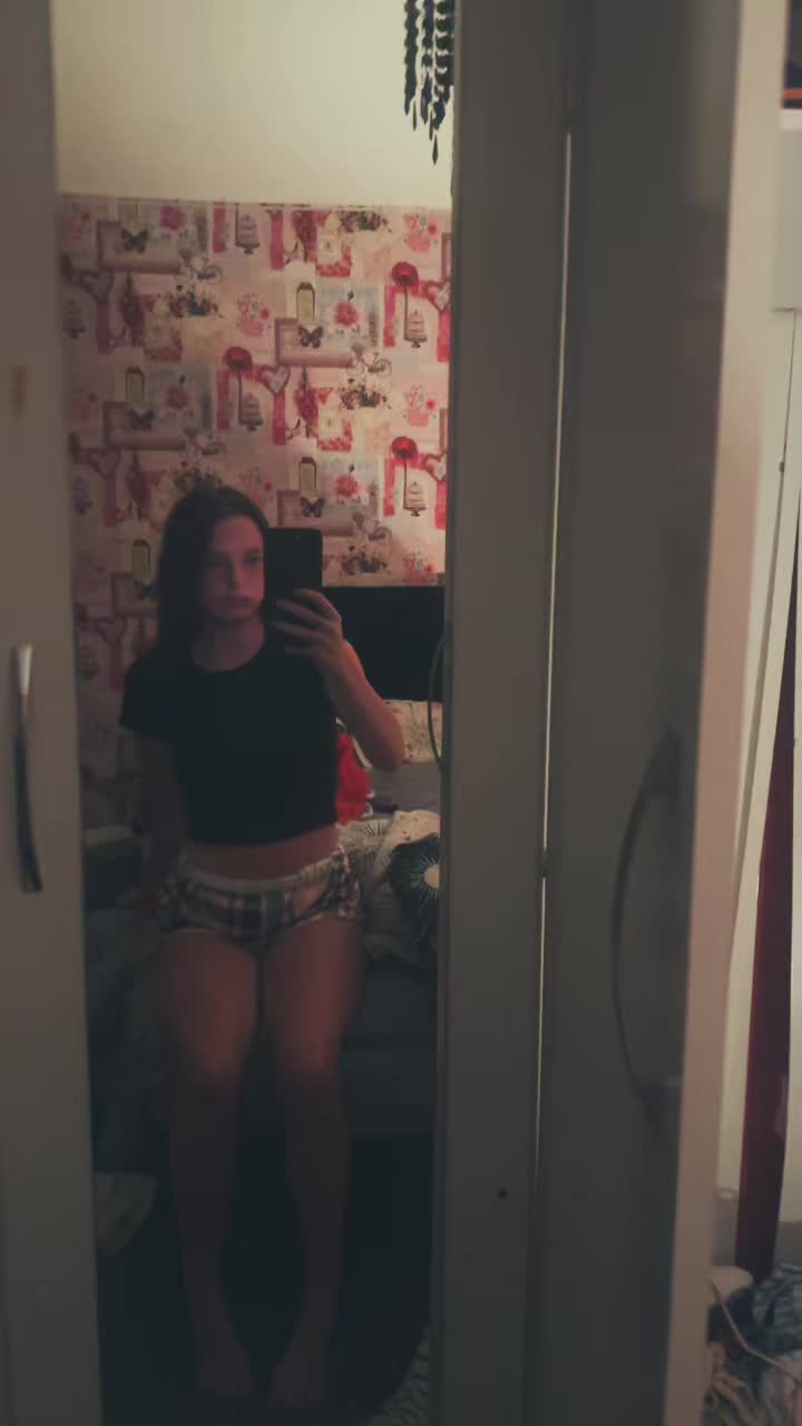 @maisie x