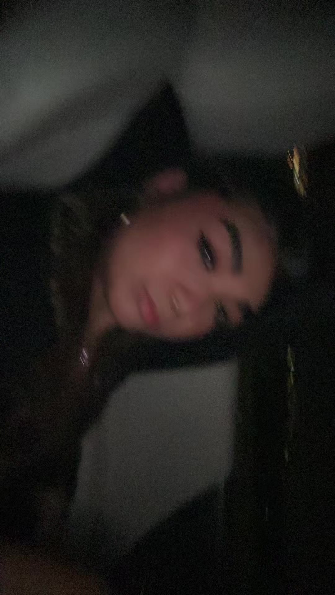 @VIKKI💋