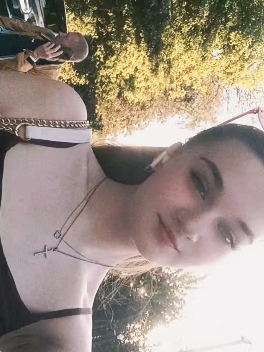 @Juliana_23