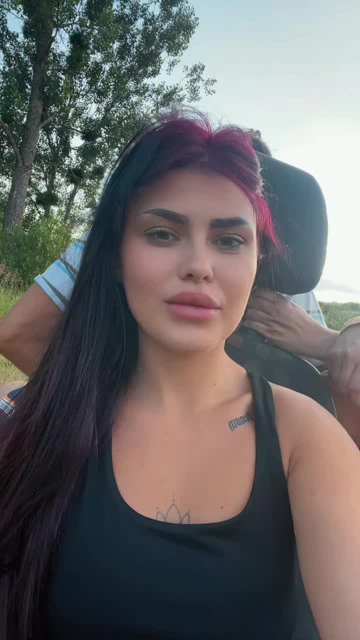 @moniilaaura